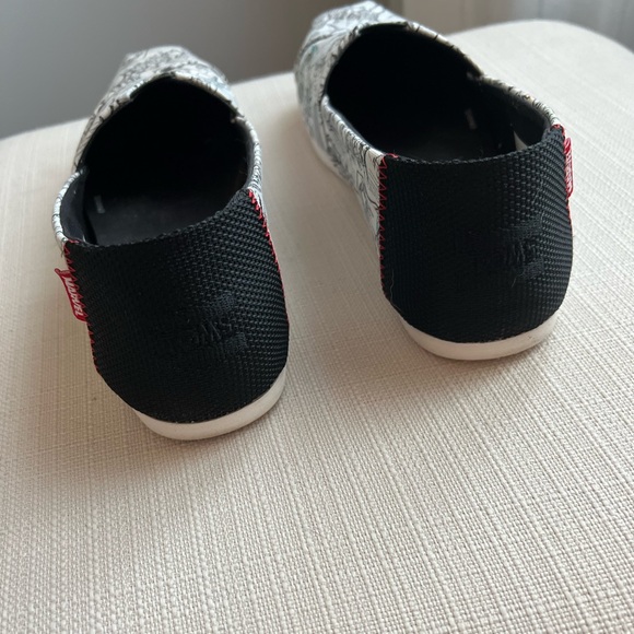 Women’s Marvel x Toms - Picture 3 of 5